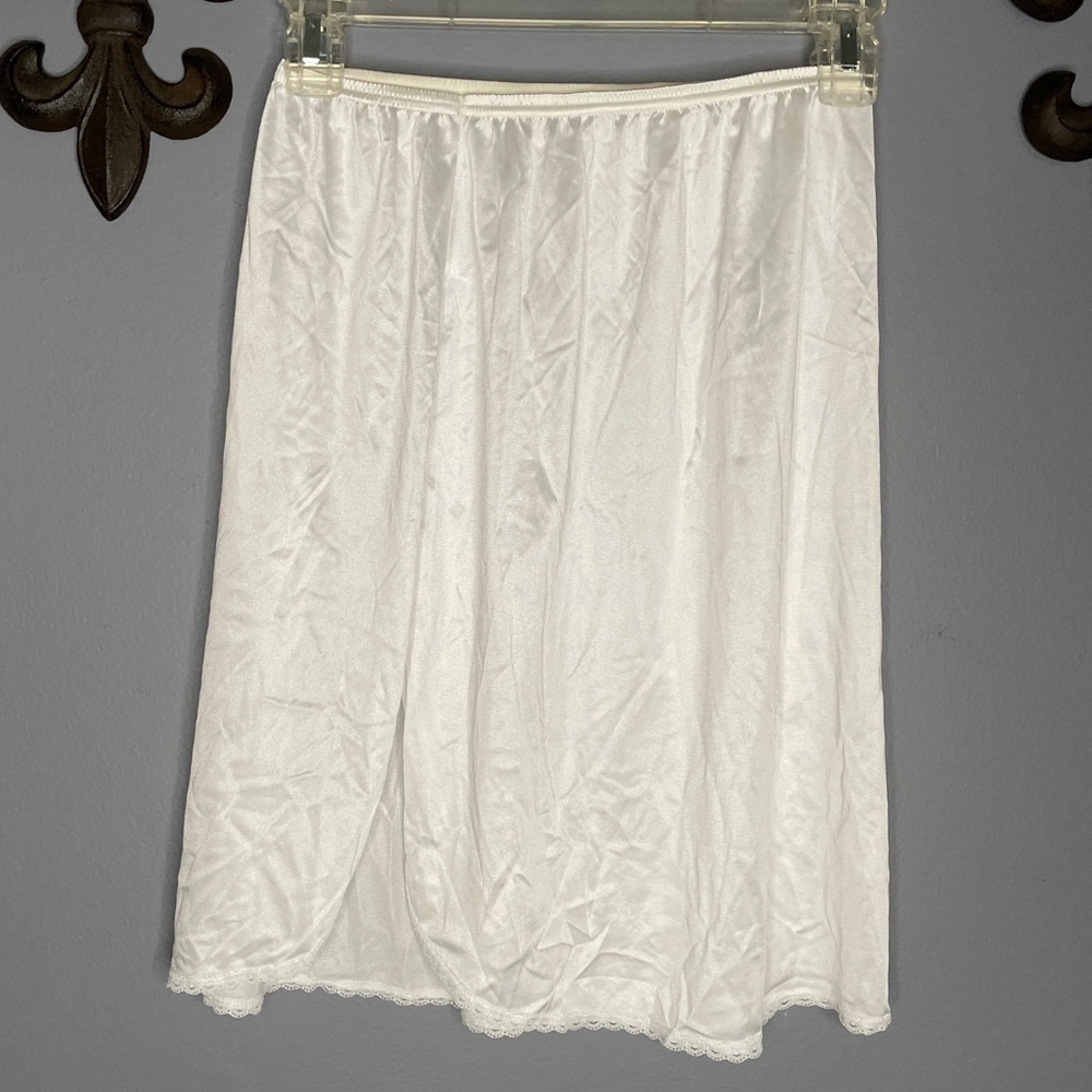 Vassarette girls skirt slip 20” small